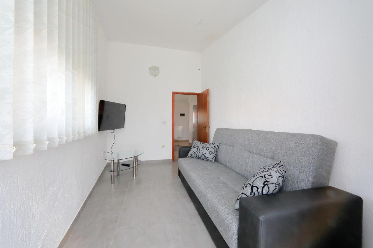 Pepi Apartments 3 Zara Esterno foto