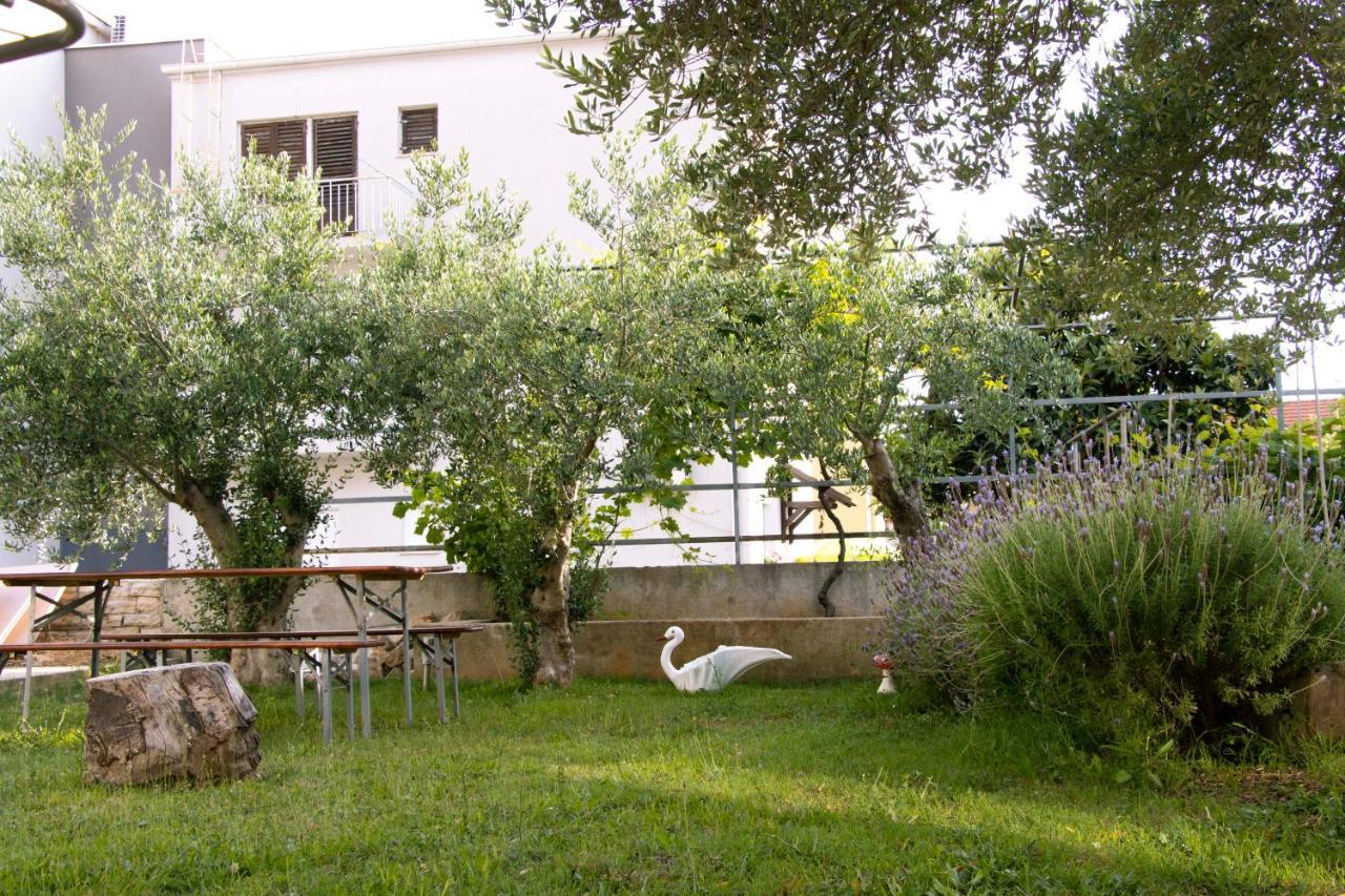 Pepi Apartments 3 Zara Esterno foto