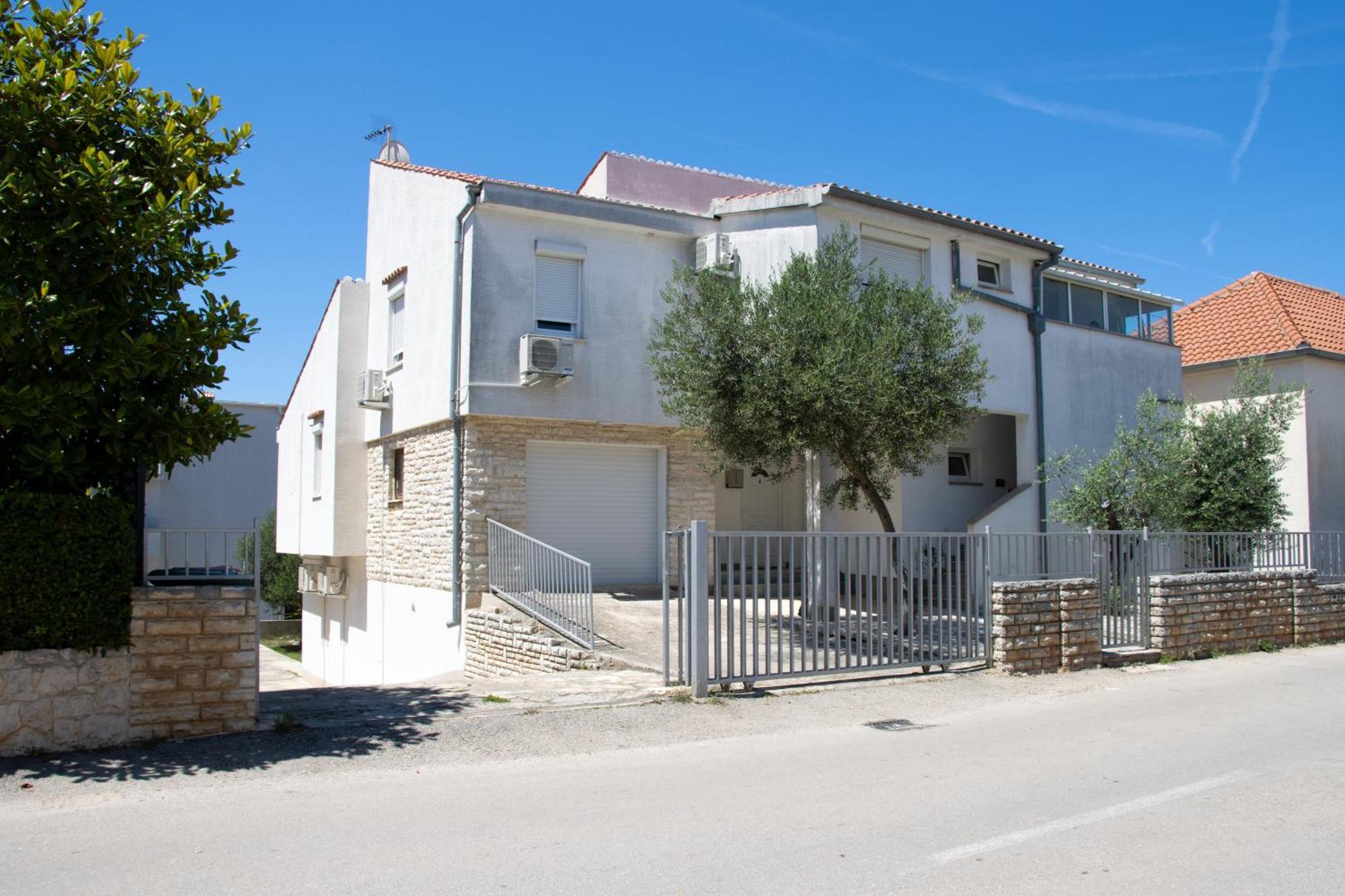 Pepi Apartments 3 Zara Esterno foto